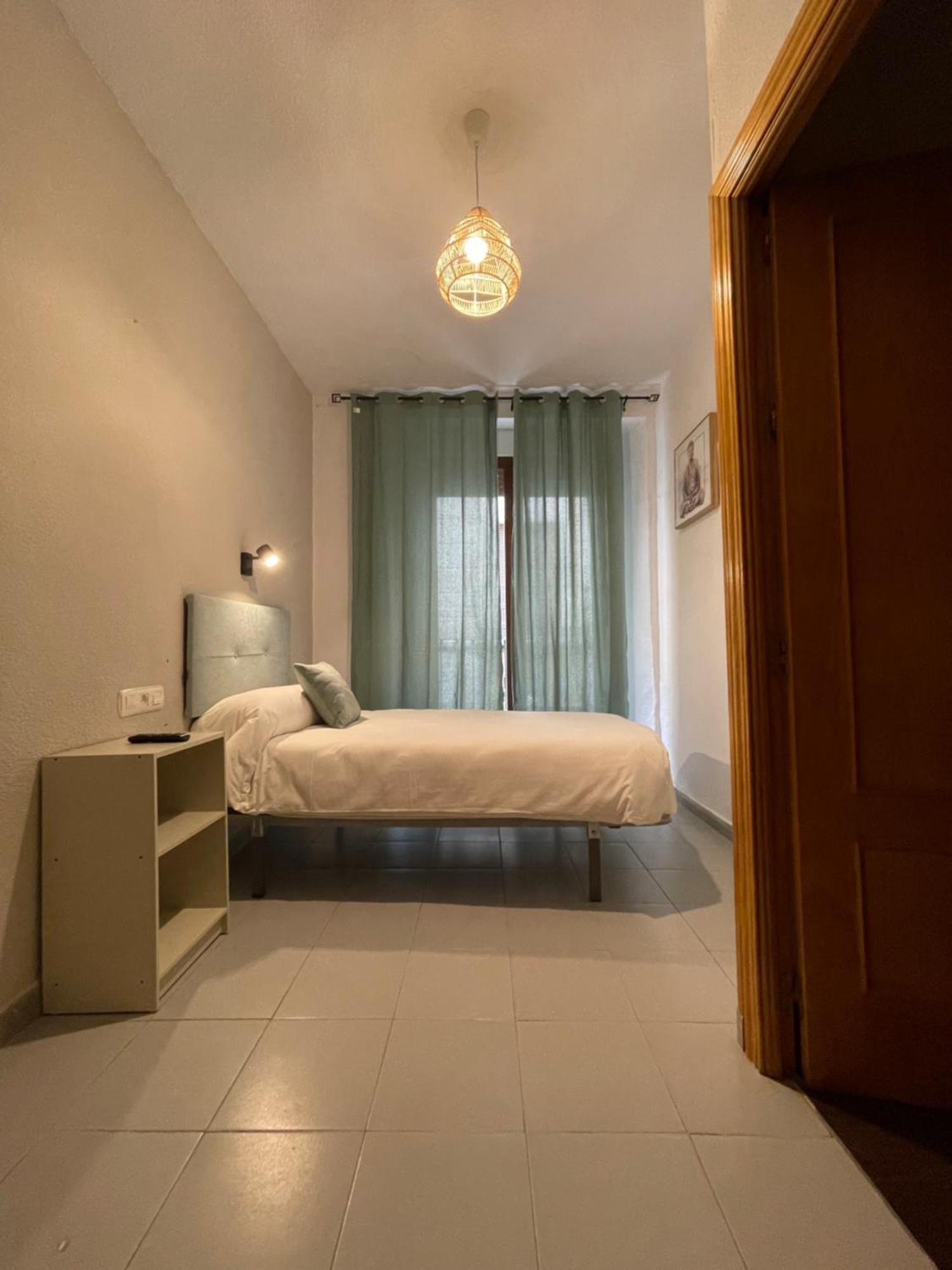 Single Room Private Bathroom
