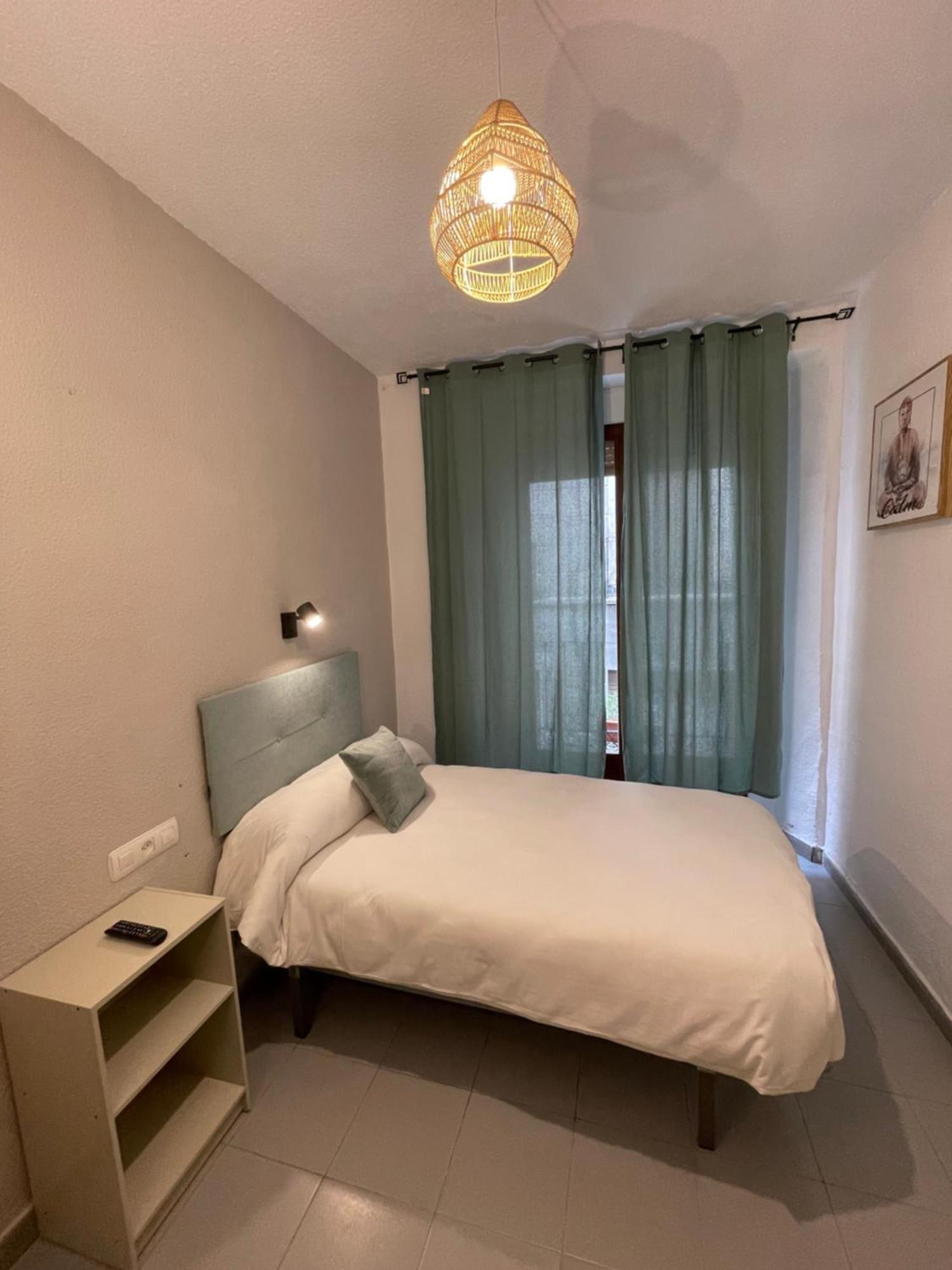 Single Room Private Bathroom